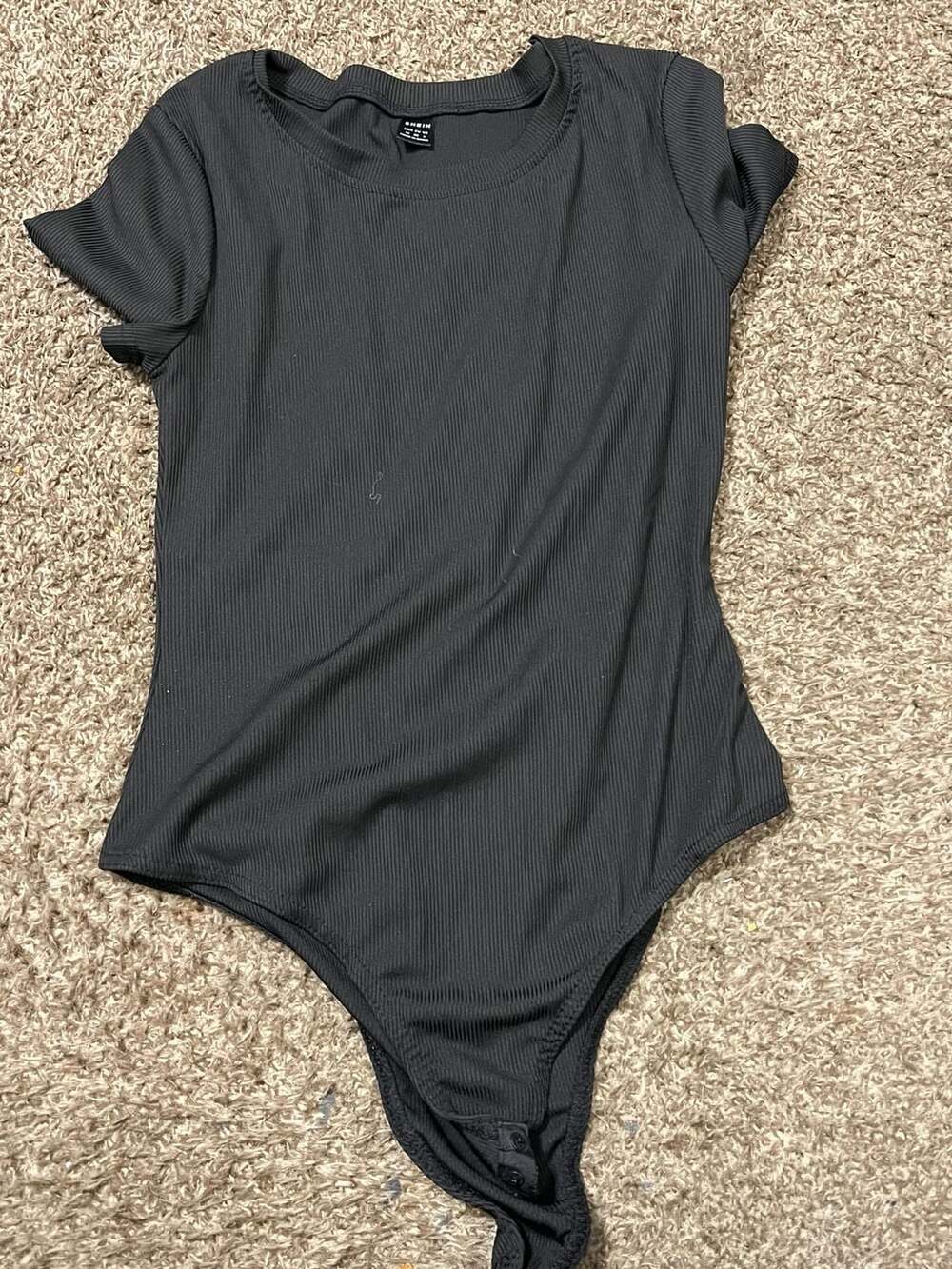 SHEIN Women Black Short Sleeve Ribbed Knit Bodysuit Size M